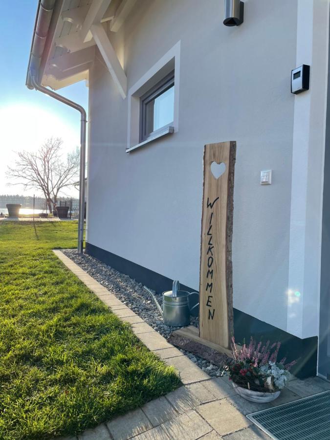 5 Sterne-Ferienhaus Eisvogel Am See Mit Sauna Und Kamin Krakow am See Exterior photo