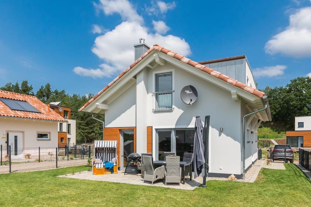 5 Sterne-Ferienhaus Eisvogel Am See Mit Sauna Und Kamin Krakow am See Exterior photo