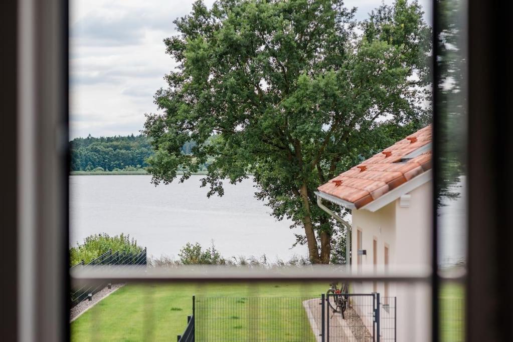 5 Sterne-Ferienhaus Eisvogel Am See Mit Sauna Und Kamin Krakow am See Exterior photo