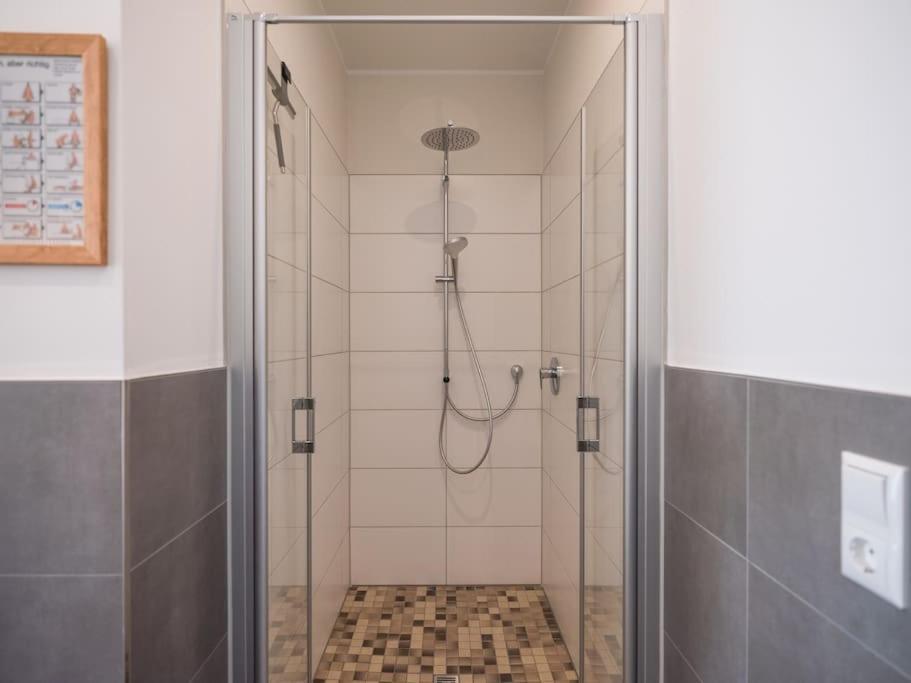 5 Sterne-Ferienhaus Eisvogel Am See Mit Sauna Und Kamin Krakow am See Exterior photo