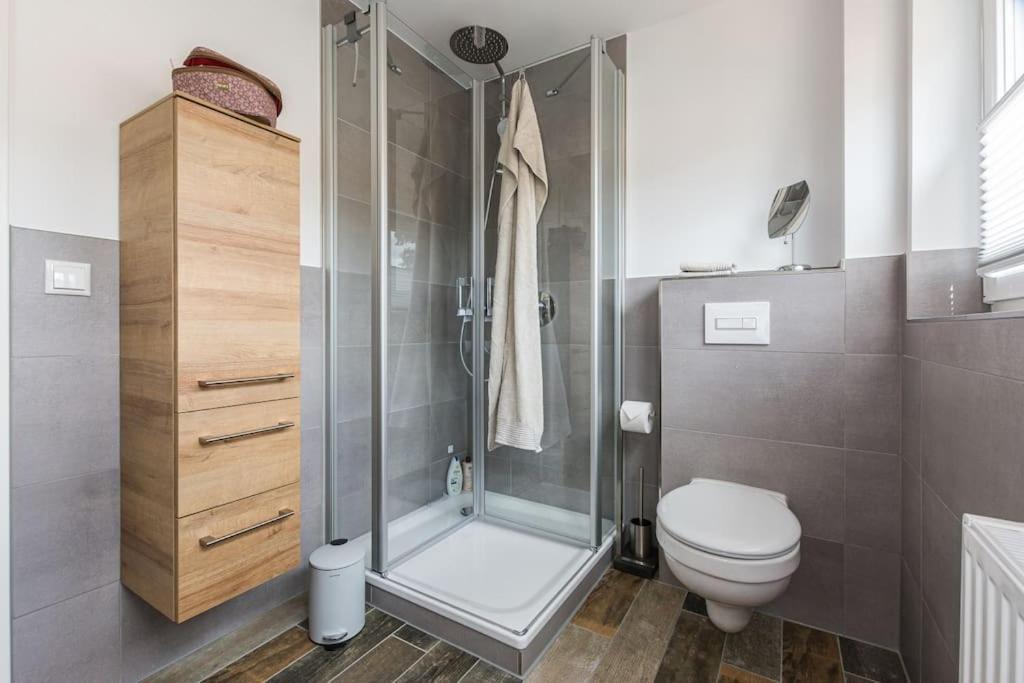 5 Sterne-Ferienhaus Eisvogel Am See Mit Sauna Und Kamin Krakow am See Exterior photo